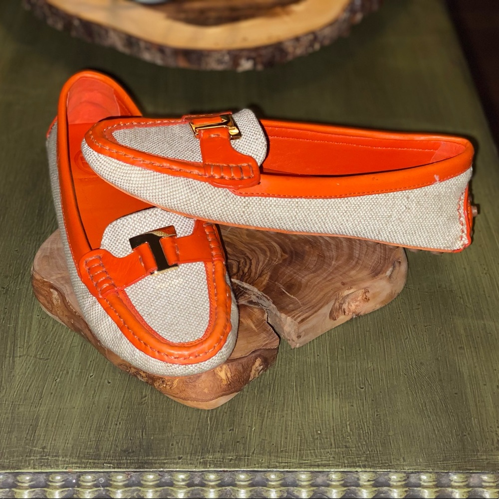 Tory Burch (Casey Driver Loafers - Orange)